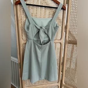 Wilfred Aperature Tie-Back Dress in size 00. In Mint Green. Like new.